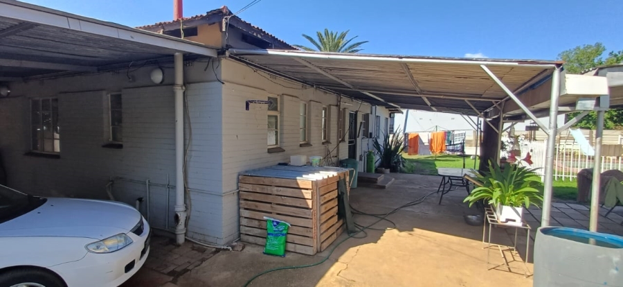 6 Bedroom Property for Sale in Freemanville North West